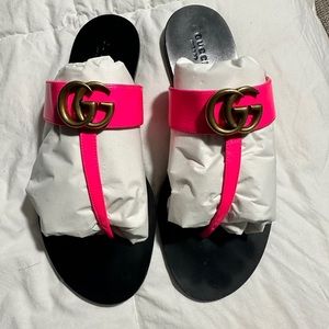 Authentic Gucci LEATHER THONG SANDAL WITH DOUBLE G